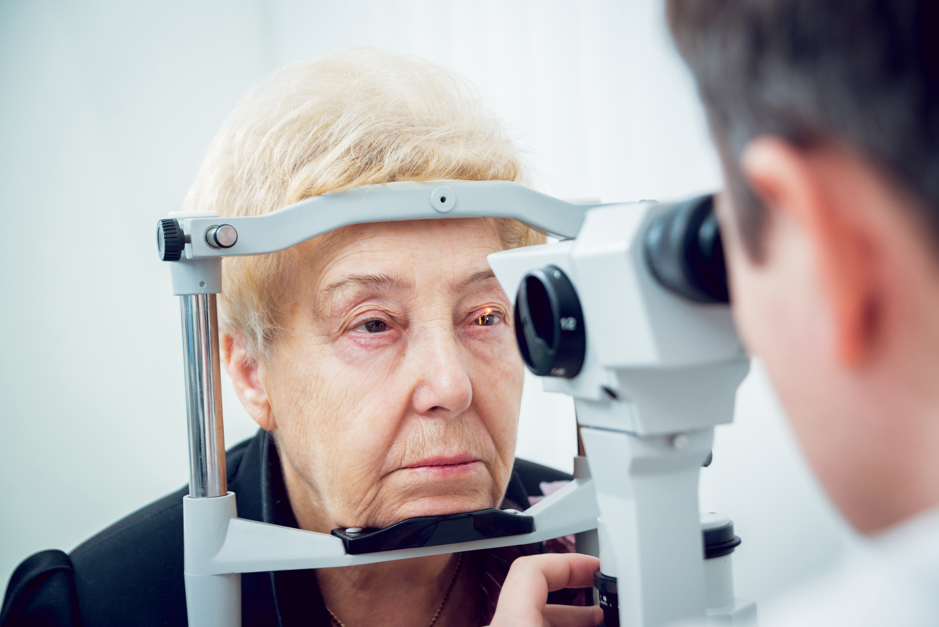 How Does a Cataract Affect Eyesight?